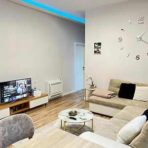 https://luxury-tirana-apartment-new-bazaar.albaniahotels.org