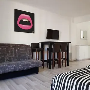 https://studio-modern.fr-provencehotel.com